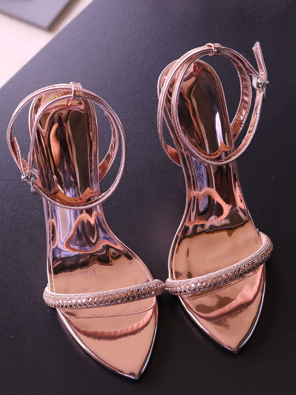 Silver Mirror Lacquered Leathe - Casual Sandal Leather 评论和价格